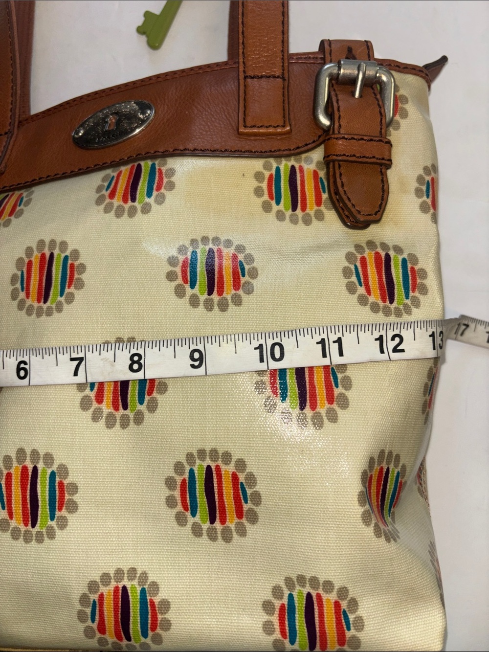 FOSSIL KEY PER COLLECTION CREME COLORED COATED CANVAS WITH BROWN LEATHER TRIM - Picture 12 of 13